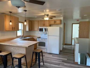 Main picture of 832 Main St