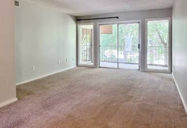 Main picture of Lexington Green Condominiums