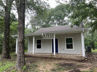 Main picture of 1012 Whispering Springs Dr