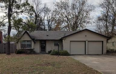 Main picture of 1912 E 55th Pl