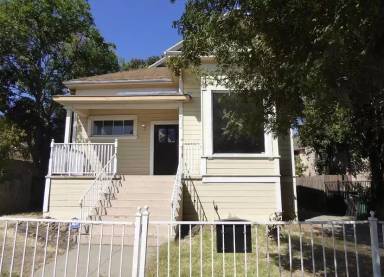 Main picture of 1135 N Center St