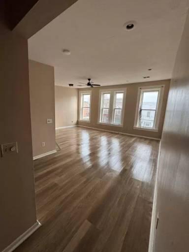 Main picture of 3278 Main St