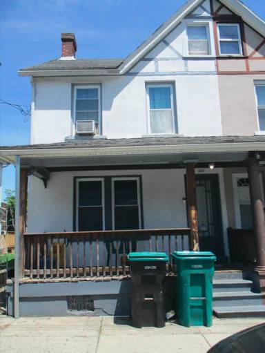 Main picture of 425 E 5th St
