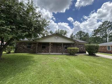 Main picture of 139 Deerwood Ct