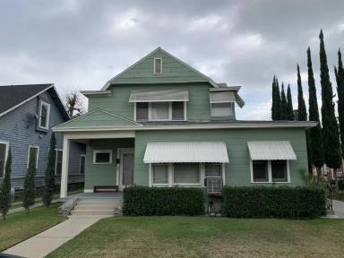 Main picture of 910 N Park Ave