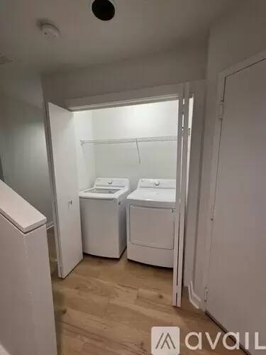 Main picture of 920 Memorial Dr SE
