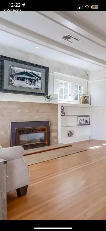 Main picture of 745 Main St