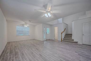 Main picture of 34 S Willow Point Cir