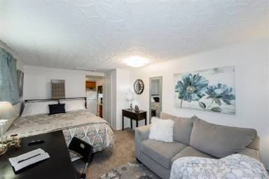 Main picture of 1227 1/2 S Gary Ave