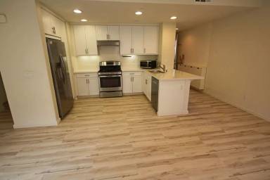 Main picture of 8897 Lightwave Ave