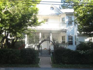 Main picture of 28 Dell St