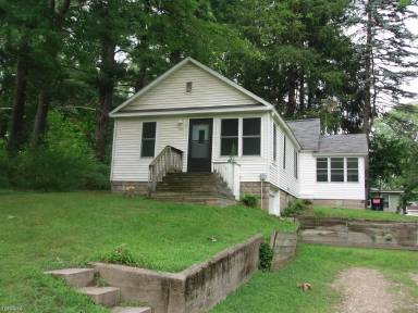Main picture of 525 Clark Dr NW