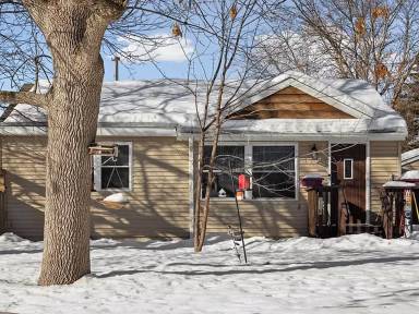 Main picture of 10012 Cottonwood St NW