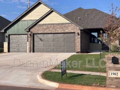 Main picture of 1902 Hollow Crest Ct