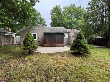 Main picture of 1403 E Hart St