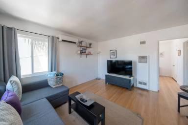 Main picture of 3309 Boundary St