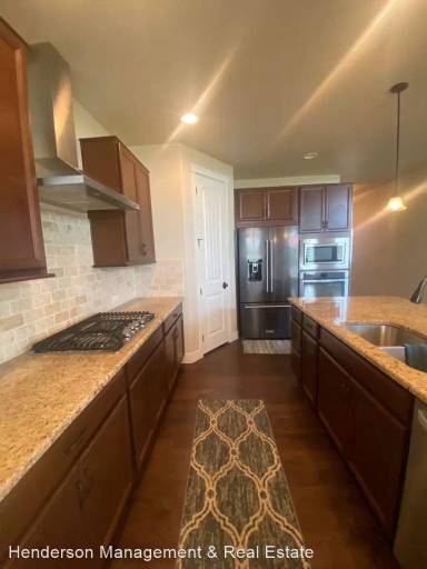 Main picture of 1762 Pioneer Pl