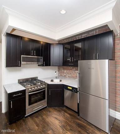 Main picture of 133 E 4th St