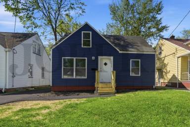 Main picture of 19604 Sunset Dr