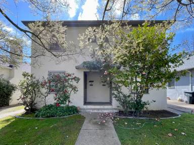 Main picture of 2712 4th Ave