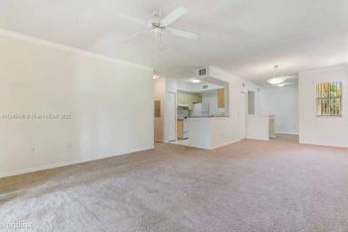 Main picture of 2474 Centergate Dr