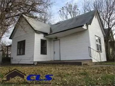 Main picture of 1328 Woodley Ave