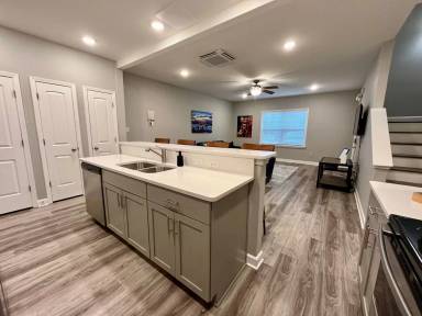 Main picture of 3885 Spottswood Ave