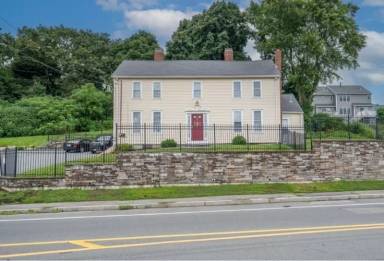 Main picture of 231 Lakeside Ave