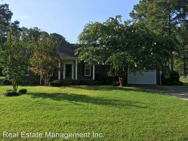 Main picture of 305 Carolina Pines Blvd