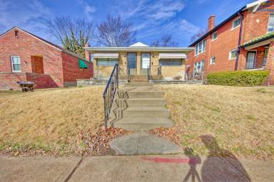 Main picture of 5217 S Grand Blvd