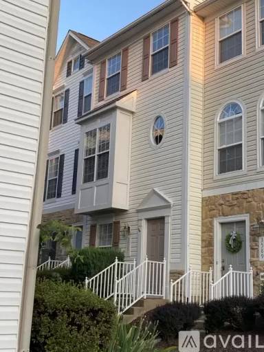 Main picture of 3587 Sherbrooke Cir