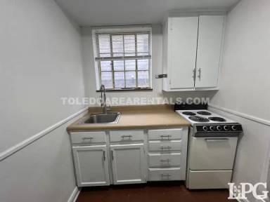 Main picture of 2238 W Sylvania Ave. Toledo, Ohio 43613 - Unit 5