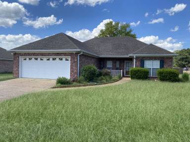 Main picture of 202 Prewitt Cir