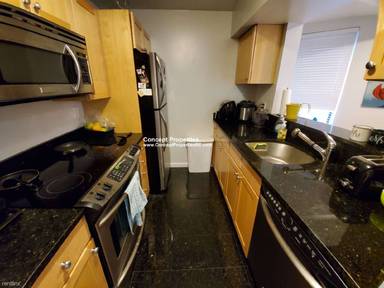 Main picture of 1661 Washington St