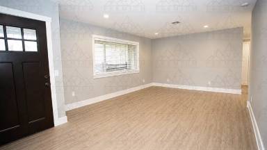 Main picture of 3504 Royal Crest Dr E