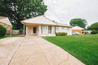 Main picture of 4415 E Mallory Ave