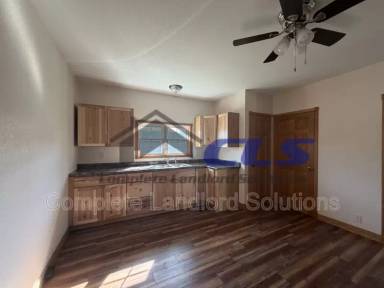 Main picture of 1021 E Main St