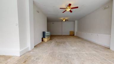 Main picture of 438 Delaware Avenue - Store Front