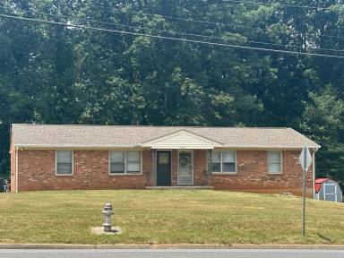 Main picture of 688 Leesville Rd
