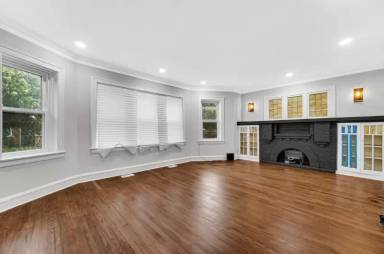 Main picture of 8137 S Rhodes Ave