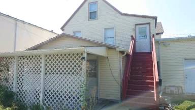 Main picture of 105 S White Horse Pike