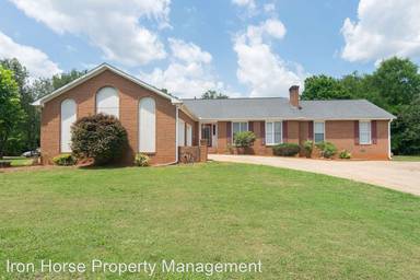 Main picture of 106 Southland Dr