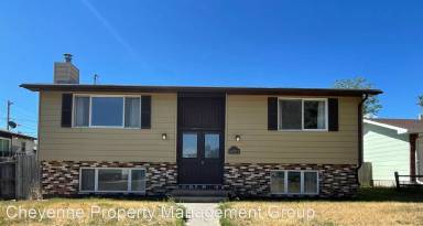 Main picture of 3321 Bevans St