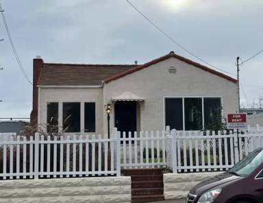 Main picture of 421 W Elberon Ave