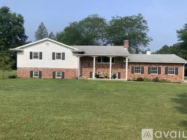 Main picture of 101 Hawthorne Dr