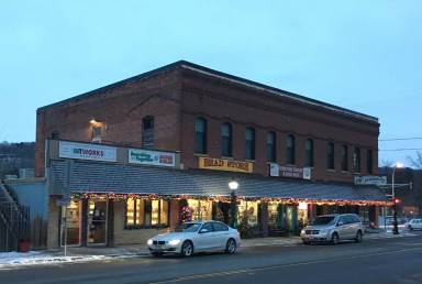 Main picture of 360 Bench St