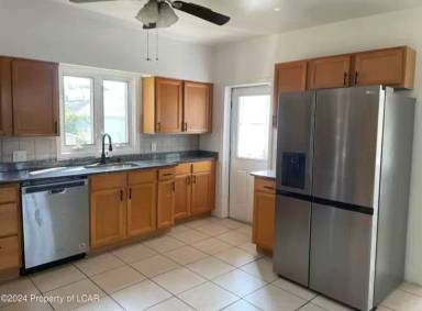 Main picture of 88 S Goodwin Ave