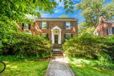 Main picture of 6814 Meadow Ln