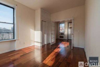 Main picture of 274 W 19th St
