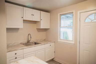 Main picture of 425 W Gordon St